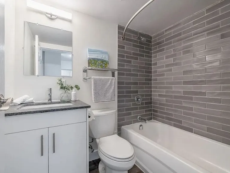 324 Cambridge St N — Photo 9