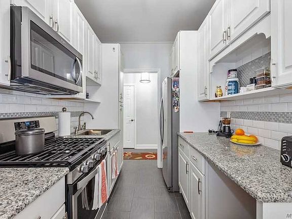 4th image of 32-05 81st St #Bb3-e