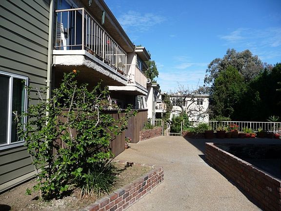 2nd image of 5252 Coldwater Canyon Ave APT 203