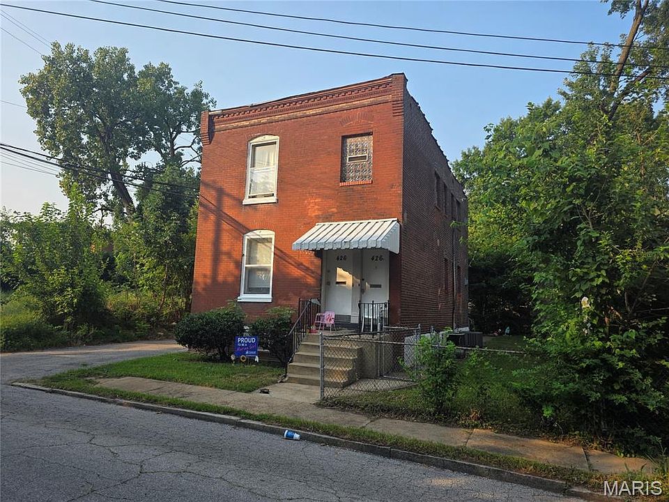 2nd image of 426 Bowen St