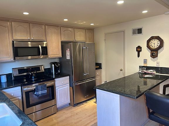 Kitchen w/Pantry