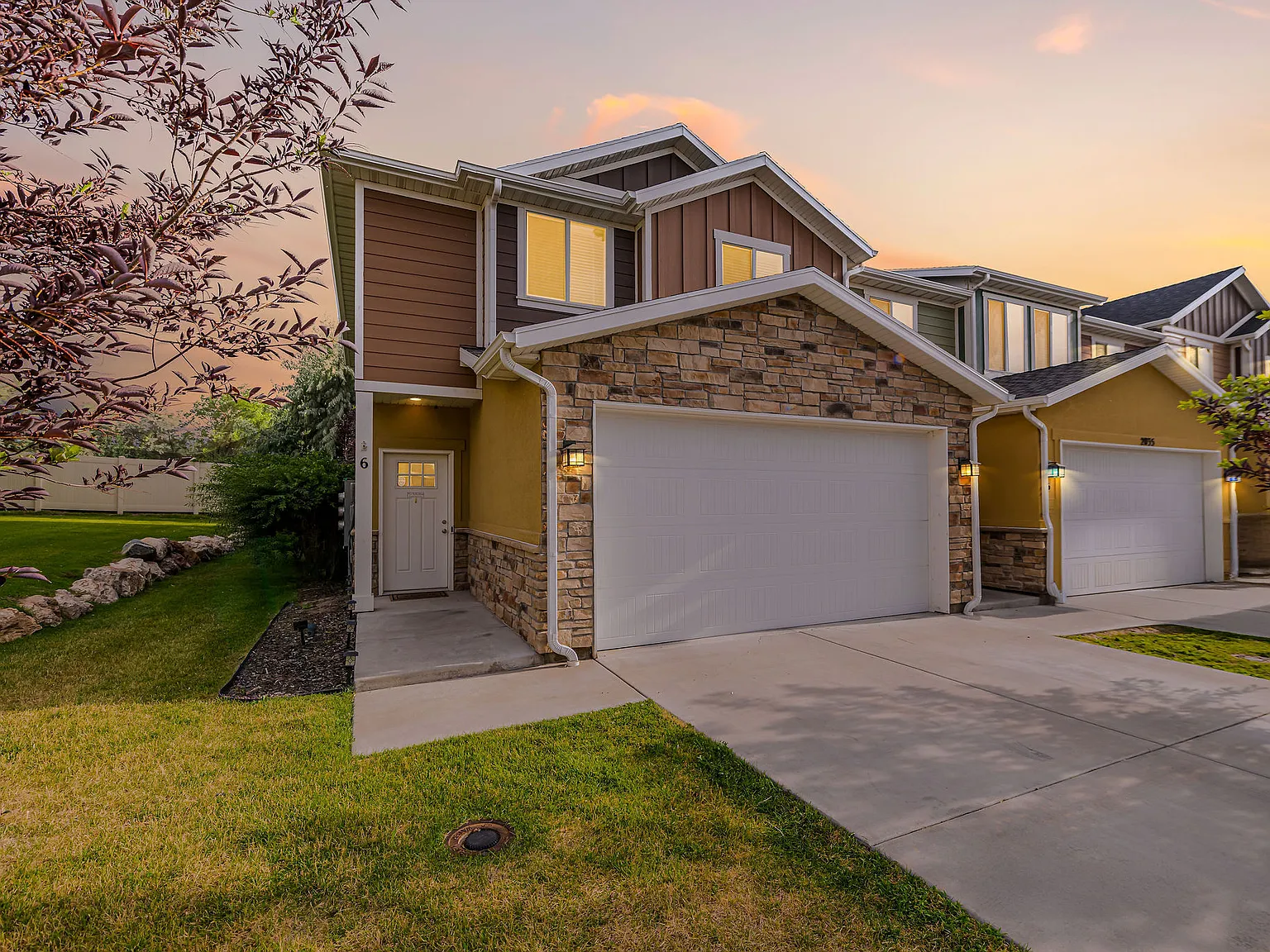 3 bed, 2.5 bath, 1434 sqft, $1,950 — Photo 1