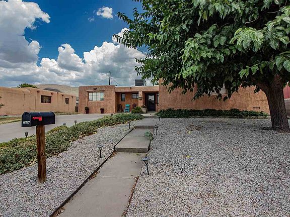 2nd image of 1804 Miracerros Ln
