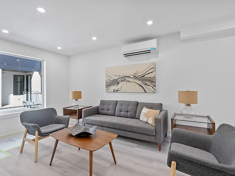 587 Oakwood Ave — Photo 112