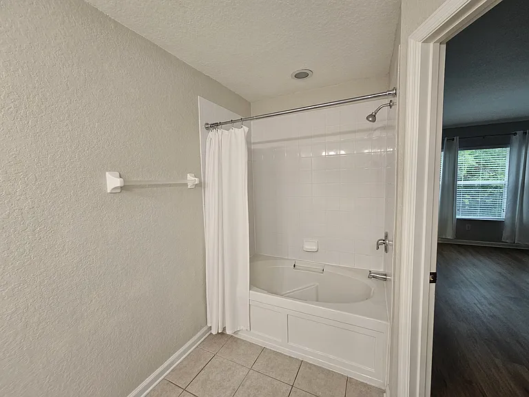5166 Hawkstone Dr — Photo 13