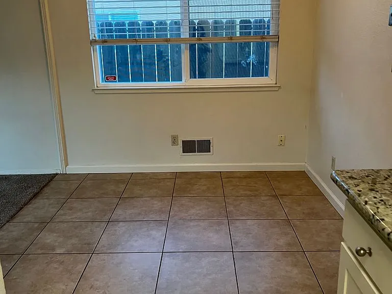 2409 Riedel Way — Photo 4