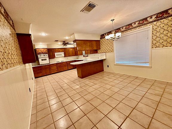 4th image of 1603 Jefferson Dr