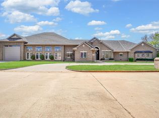 1810 Westwood Pl, Elk City, OK 73644