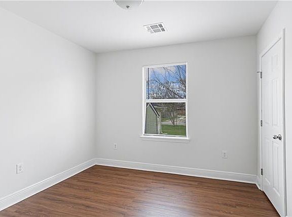 4th image of 1554 Mandolin St