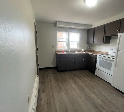 3rd image of 30 Deerfield Ct #D1
