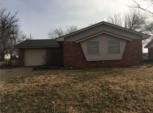 504 N 3rd St, Weatherford, OK 73096