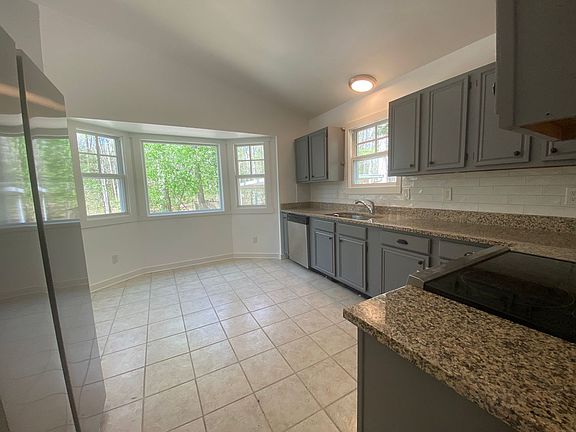 4th image of 5225 New Oak St