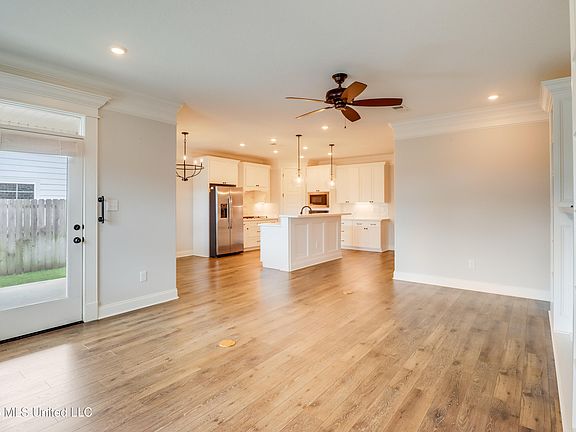 4th image of 10434 W Landon Green Cir