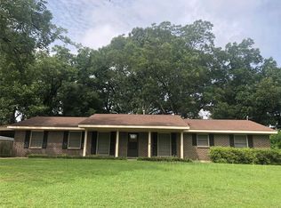 201 Hickory Ln, Prattville, AL 36066