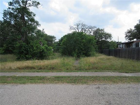 3rd image of 11538 Main St