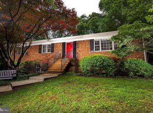 9908 Minburn St, Great Falls, VA 22066