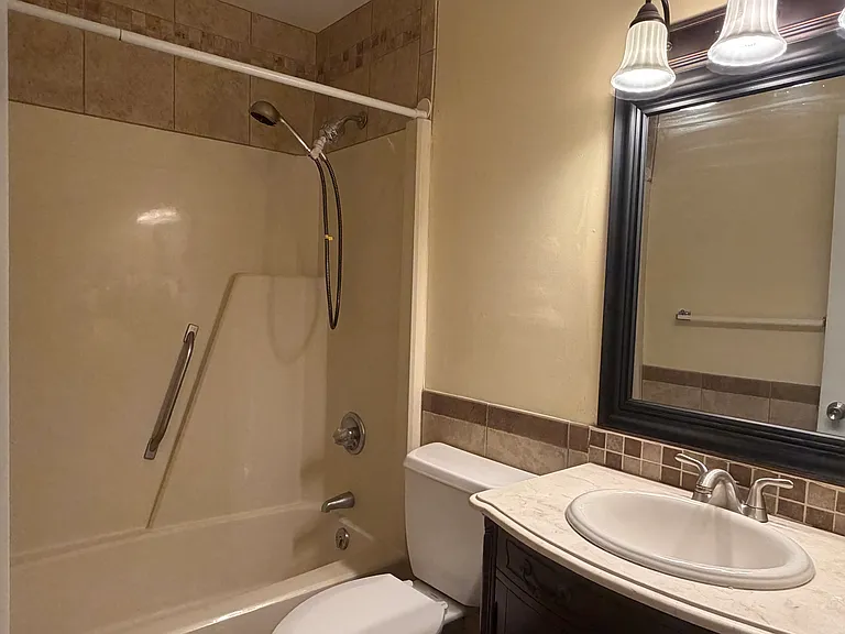 403 Meadowbrook Dr — Photo 15
