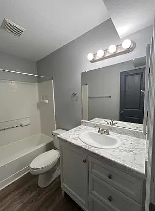 226 Wilder Ct — Photo 2