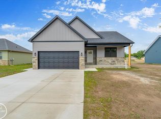 239 S Carney Rd, Saint Clair, MI 48079