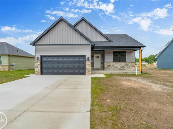 239 S Carney Rd, Saint Clair, MI 48079