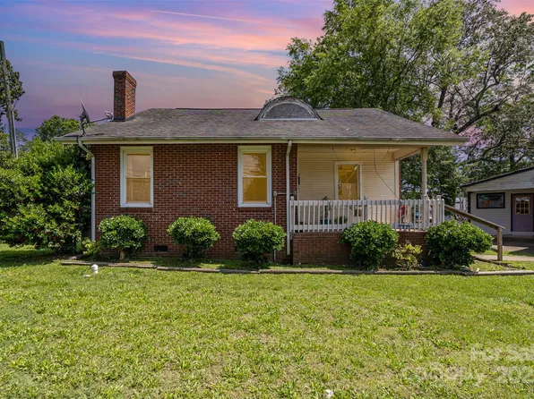 404 E 1st St, Cherryville, NC 28021