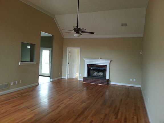 2nd image of 322 Arbor Pl