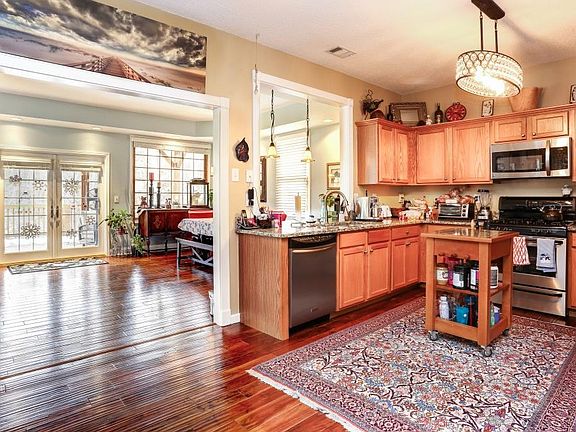 5th image of 3222 Davenport Park Ln