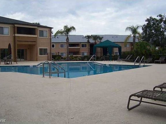 3rd image of 606 Kenwick 204 Cir