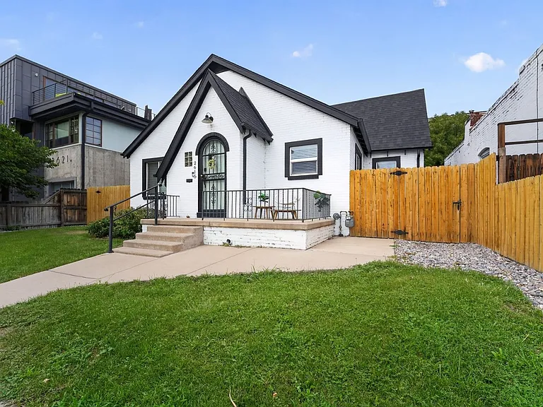 2615 W Caithness Pl — Photo 2