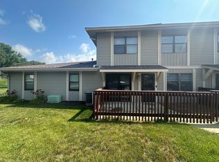 5700 Dutch Mill Ct Unit B, Hanover Park, IL 60133