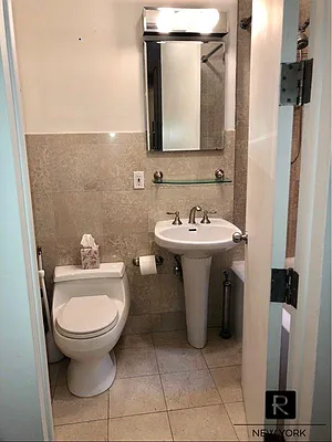 Rented by R New York | media 21