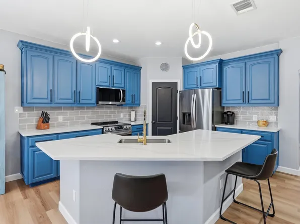 8258 Lax Dr, Fort Worth, TX 76126