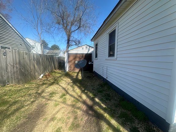 4th image of 3200 Gwin St