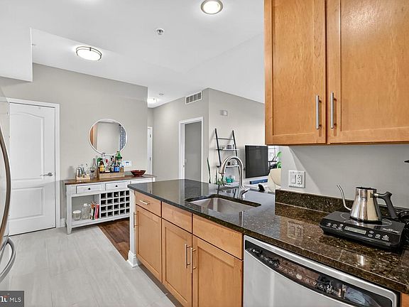 4th image of 1111 Oronoco St Unit 125