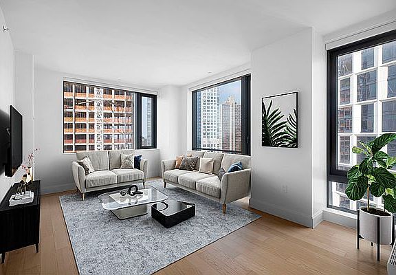 5th image of 10 City Pt APT 35P
