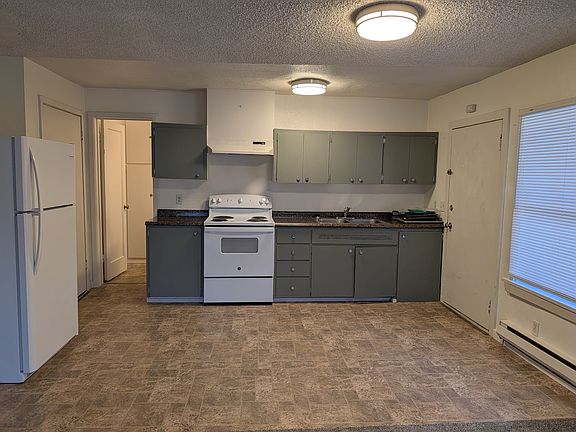4th image of 1011 E Division St #203
