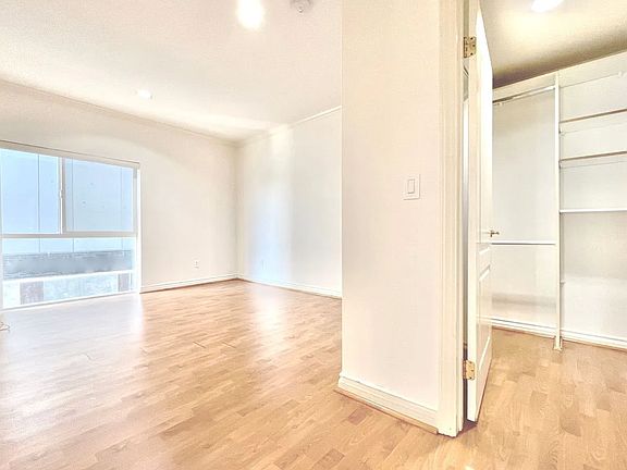 5th image of 8411 De Longpre Ave Unit 201
