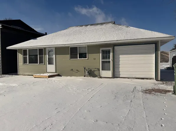 713 Pershing Blvd, Worthington, MN 56187