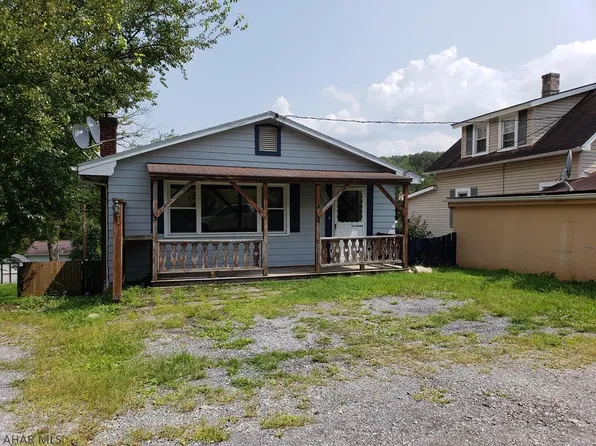 574 Chimney Rocks Rd, Hollidaysburg, PA 16648