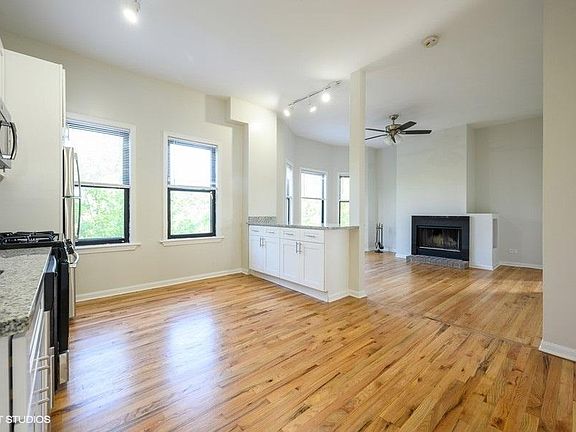 3rd image of 2156 W Potomac Ave #3W