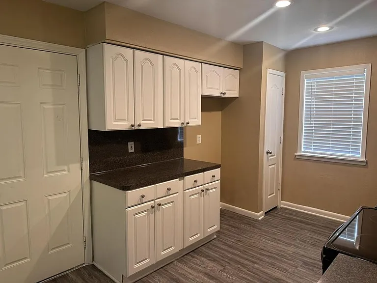 5830 Effingham Dr — Photo 20