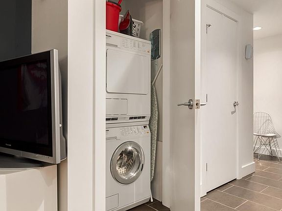 5th image of 433 11th Ave SE #904