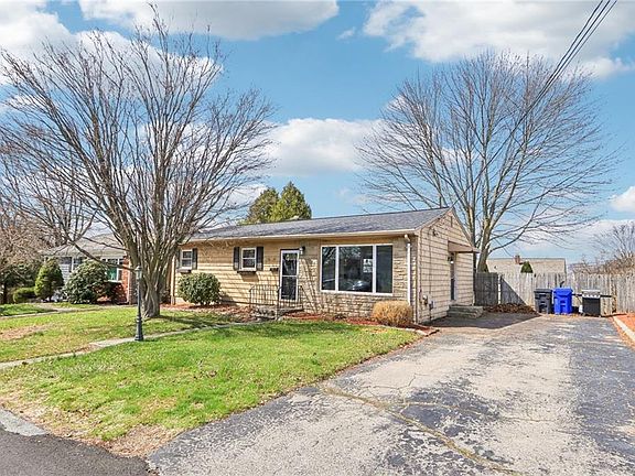 5th image of 37 Pleasant View Dr