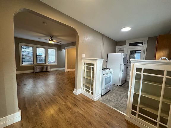 4th image of 2816 Broadway Ave APT I