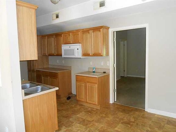 4th image of 111 N Seminole Dr