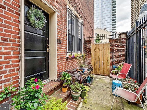 2nd image of 306 S 13th St APT 6