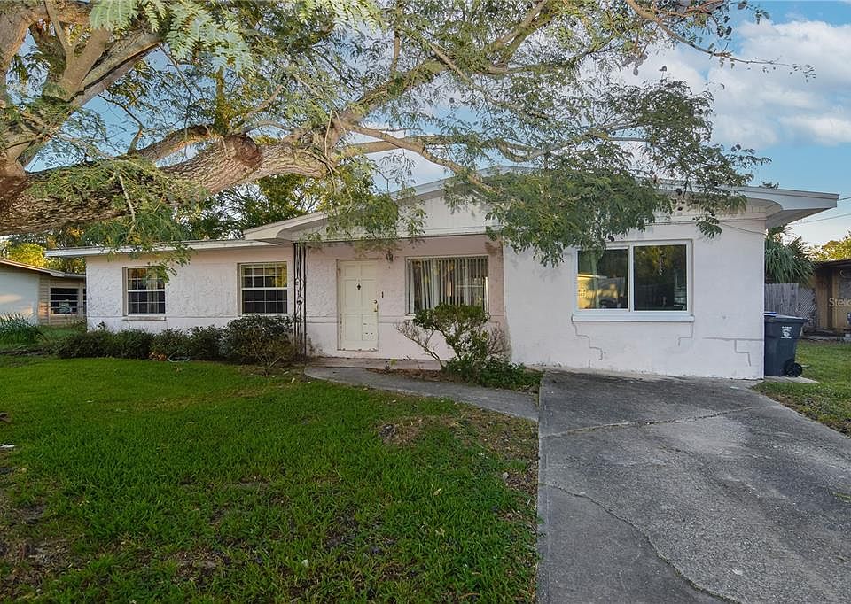 1st image of 421 Country Club Dr