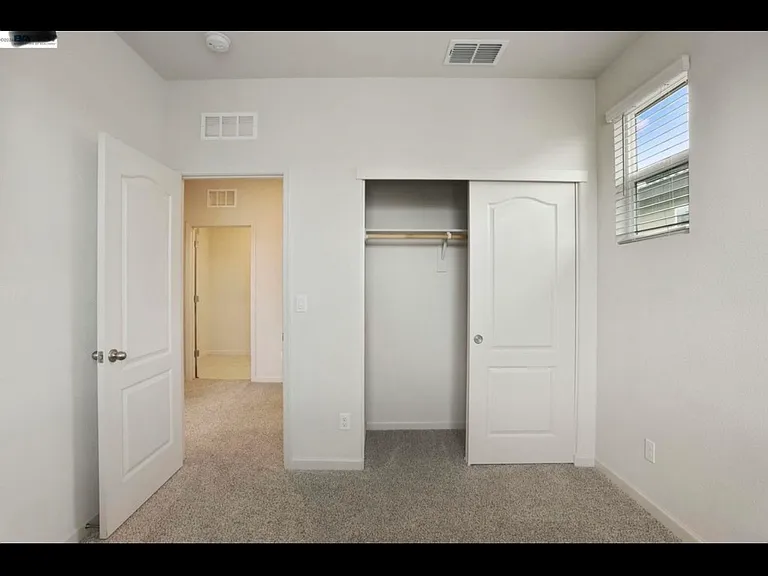 2260 Shoreline Dr — Photo 16