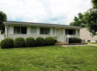 980 Kostka Ln, Florissant, MO 63031