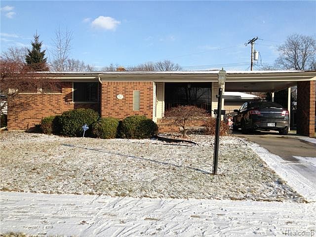 1st image of 9721 Buckingham Ave